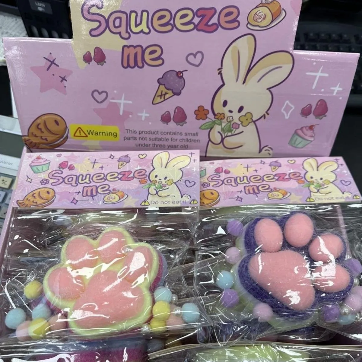 Zabawki Squeeze Me Gniotek Łapka Kota Flokowana 12 szt.