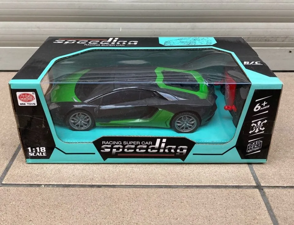 Samochód Sterowany Racing Super Car 1:18 R/C Czarno-Zielony BSB Toys