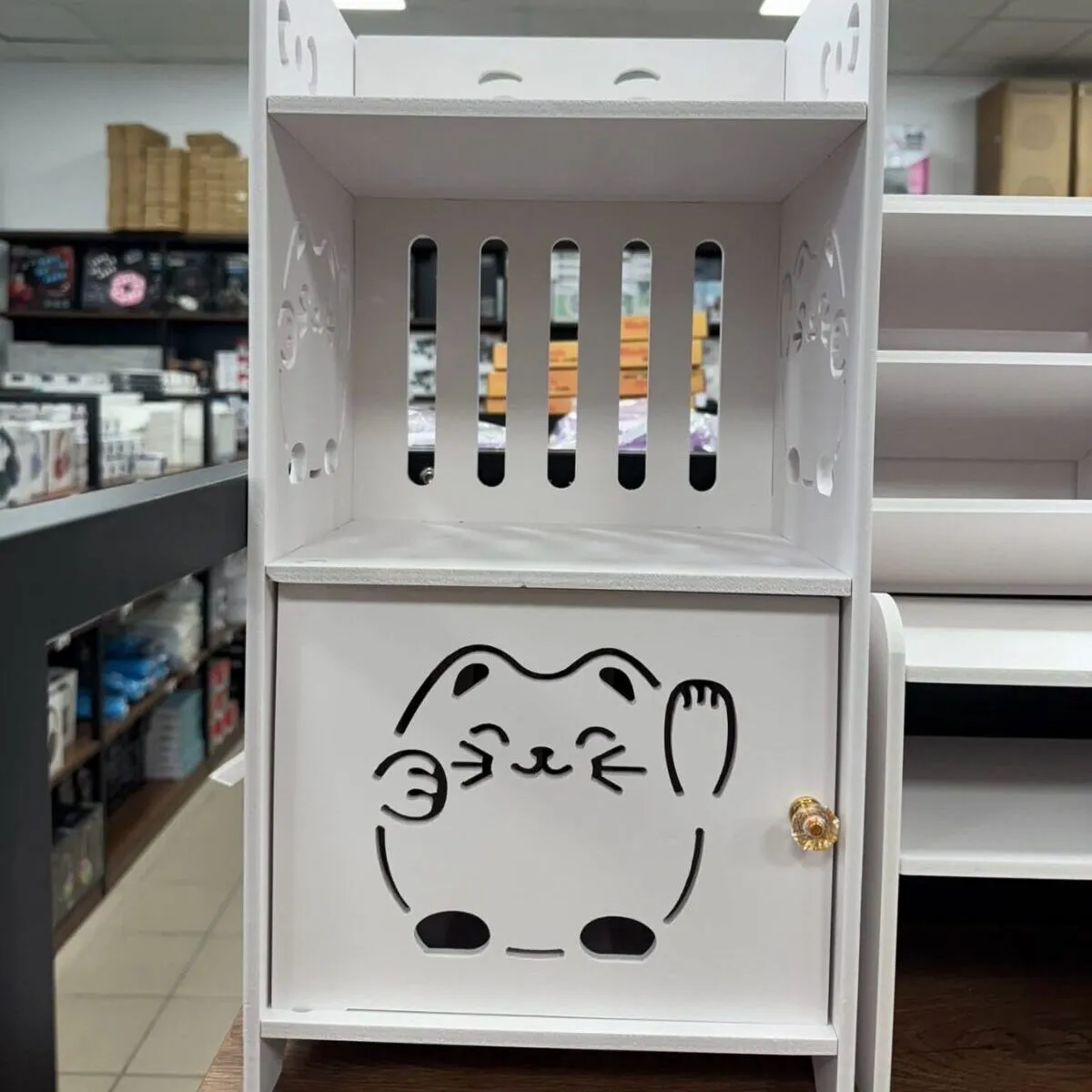 Biały organizer na biurko z kotem Maneki Neko