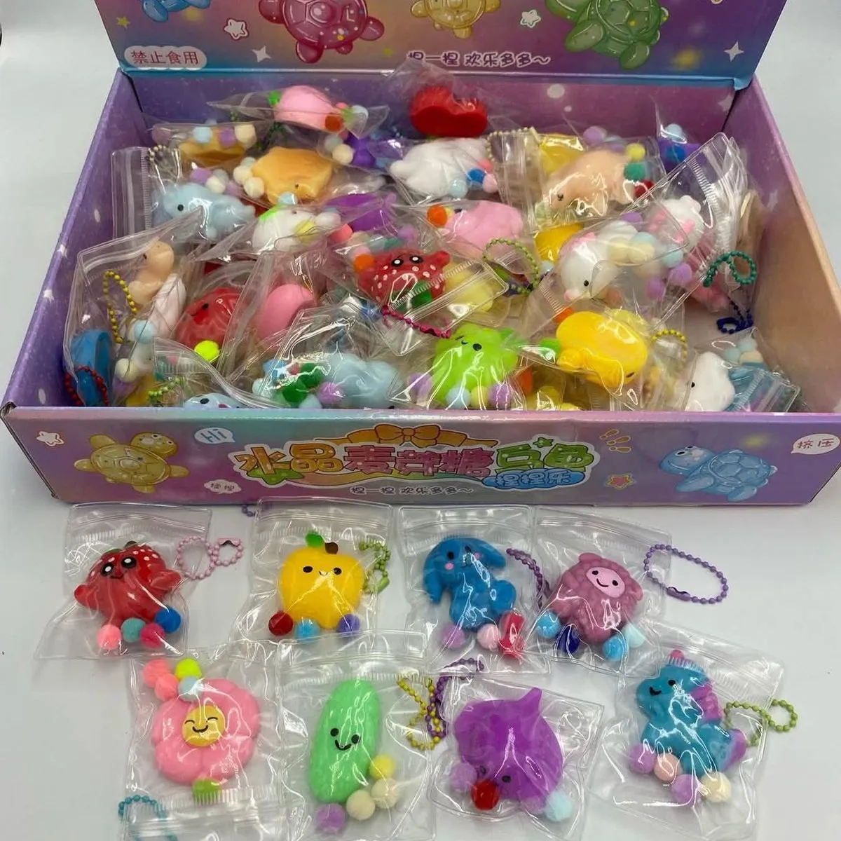 Gniotki Squeeze Toys Antystresowe z brelokami 48 szt