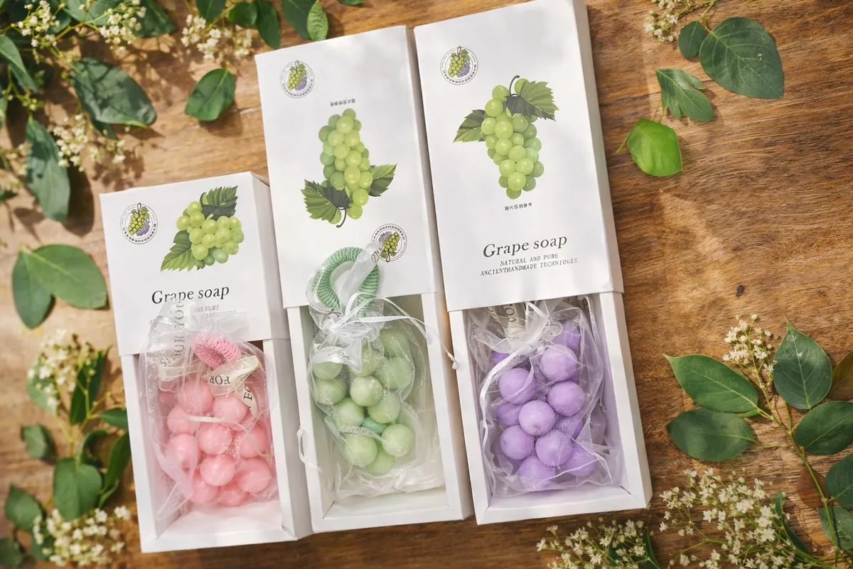 Mydełka w kształcie winogron Grape Soap różowe i zielone