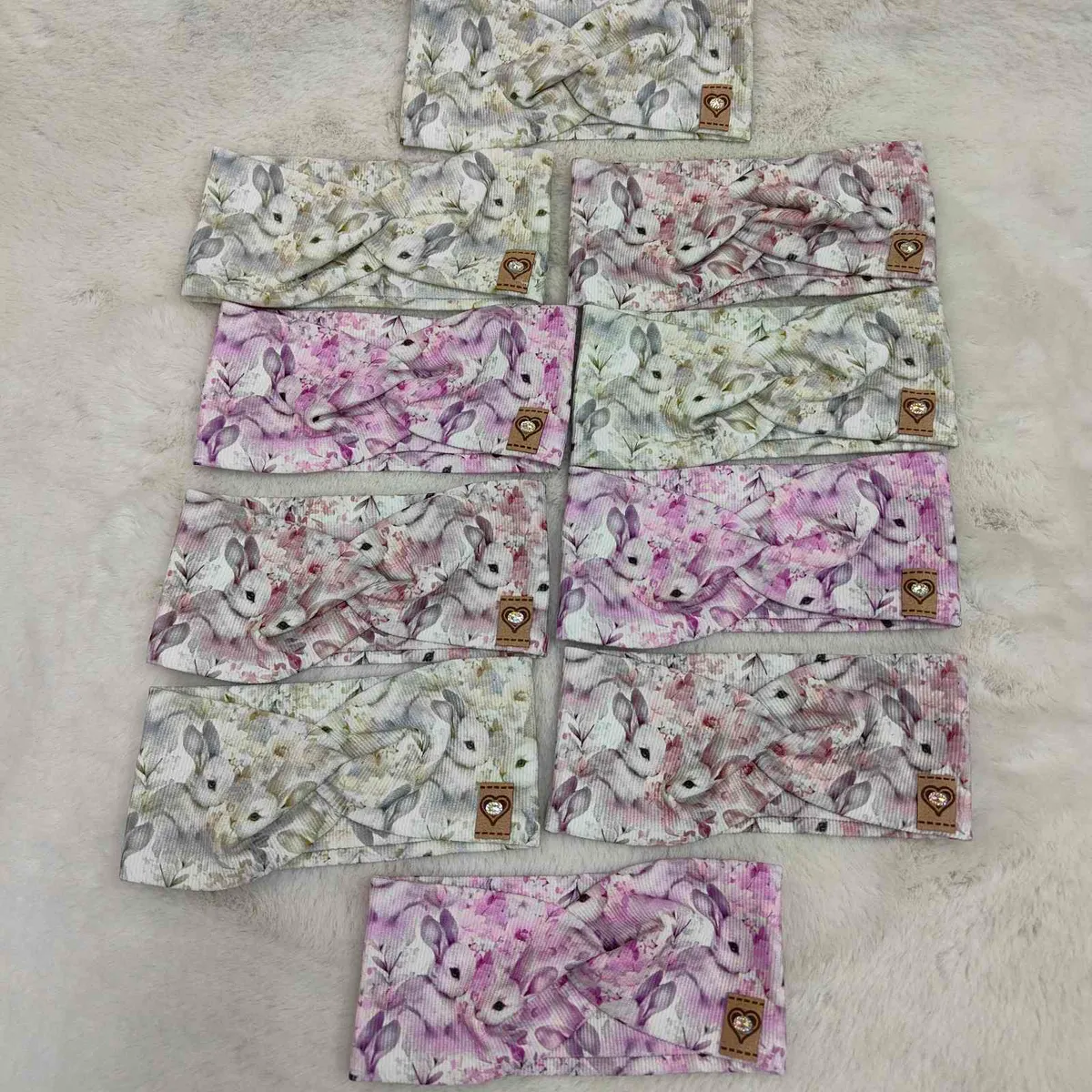 Opaski dla dzieci z królikami w pastelowych kolorach
