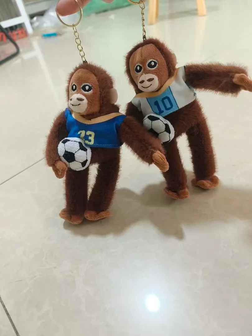 Brelok Zabawkowy Małpka Piłkarz Brązowa z Piłką