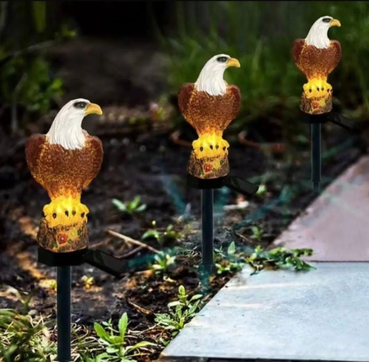 Solarna lampa ogrodowa orzeł brązowo-biały z LED