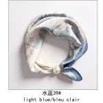 Chusta jedwabna light blue kwiatowy wzór z perłą