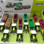 Zabawkowy ciągnik FarmTruck zielony z frakcją 3+
