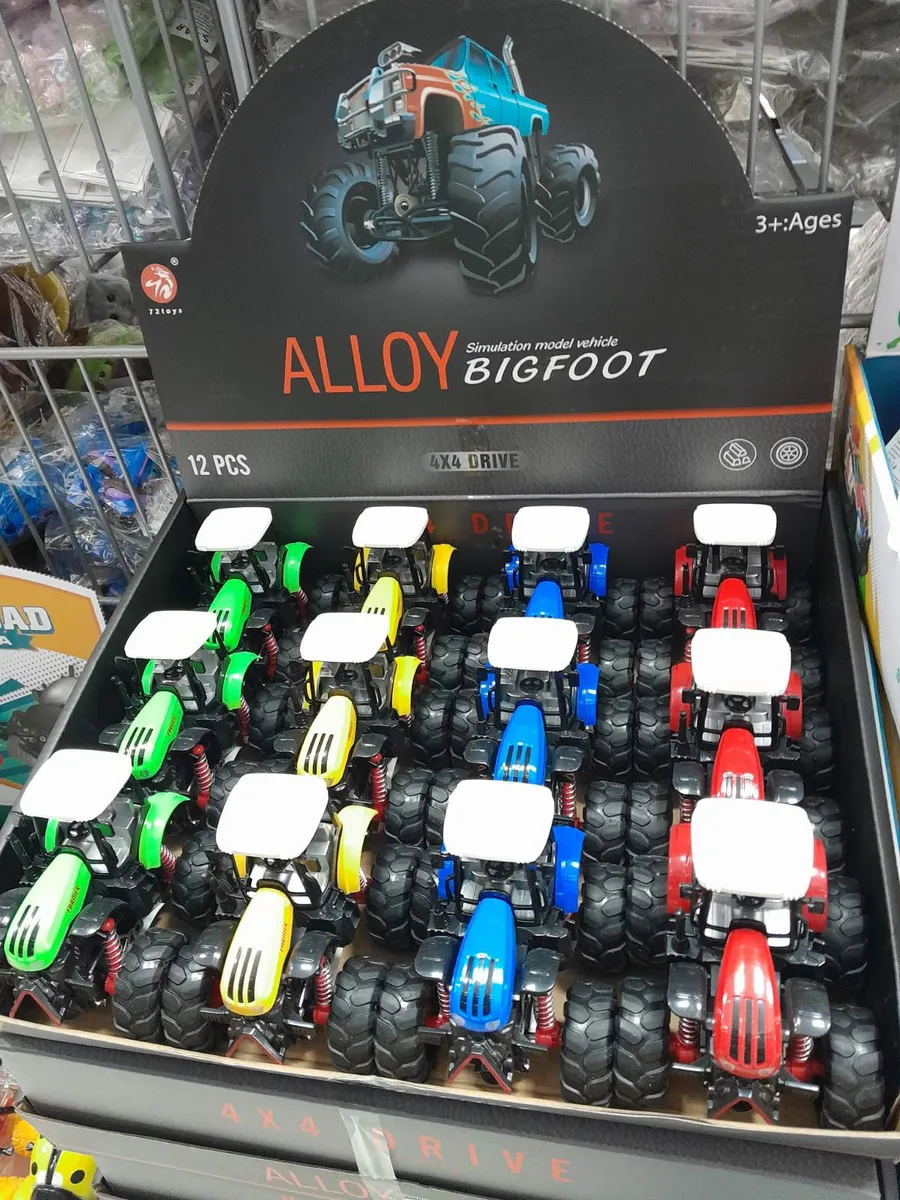 Modele Alloy Bigfoot 4x4 Drive Zestaw 12 szt 3+