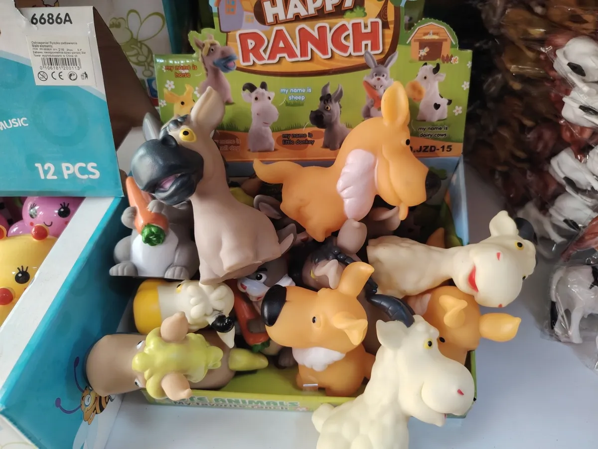 Zestaw figurek Happy Ranch zwierząt farmowych 12 szt