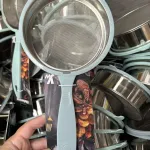 Sitko kuchenne metalowe miętowo-niebieskie z uchem