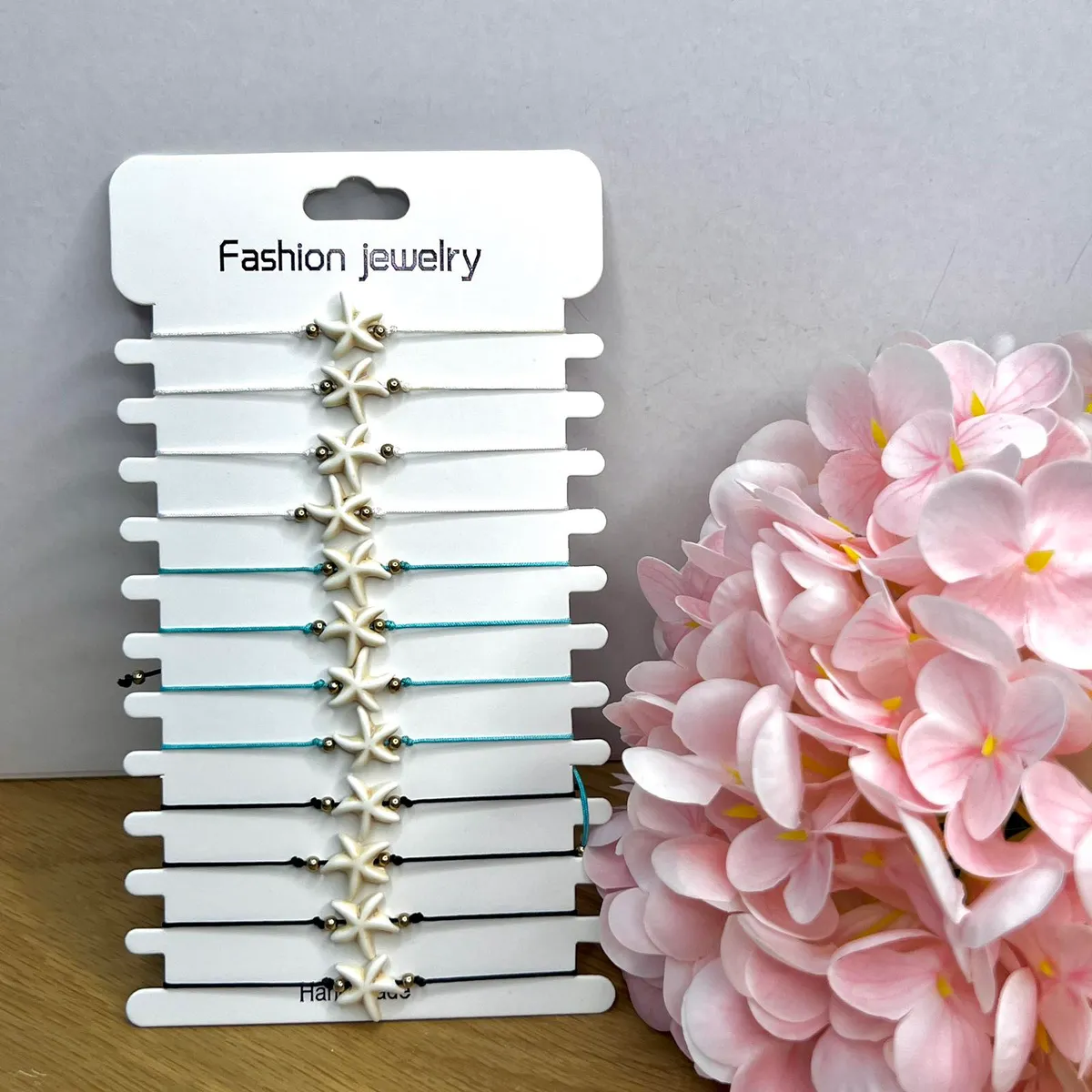 Bransoletki z muszelkami w kształcie gwiazdy morskiej