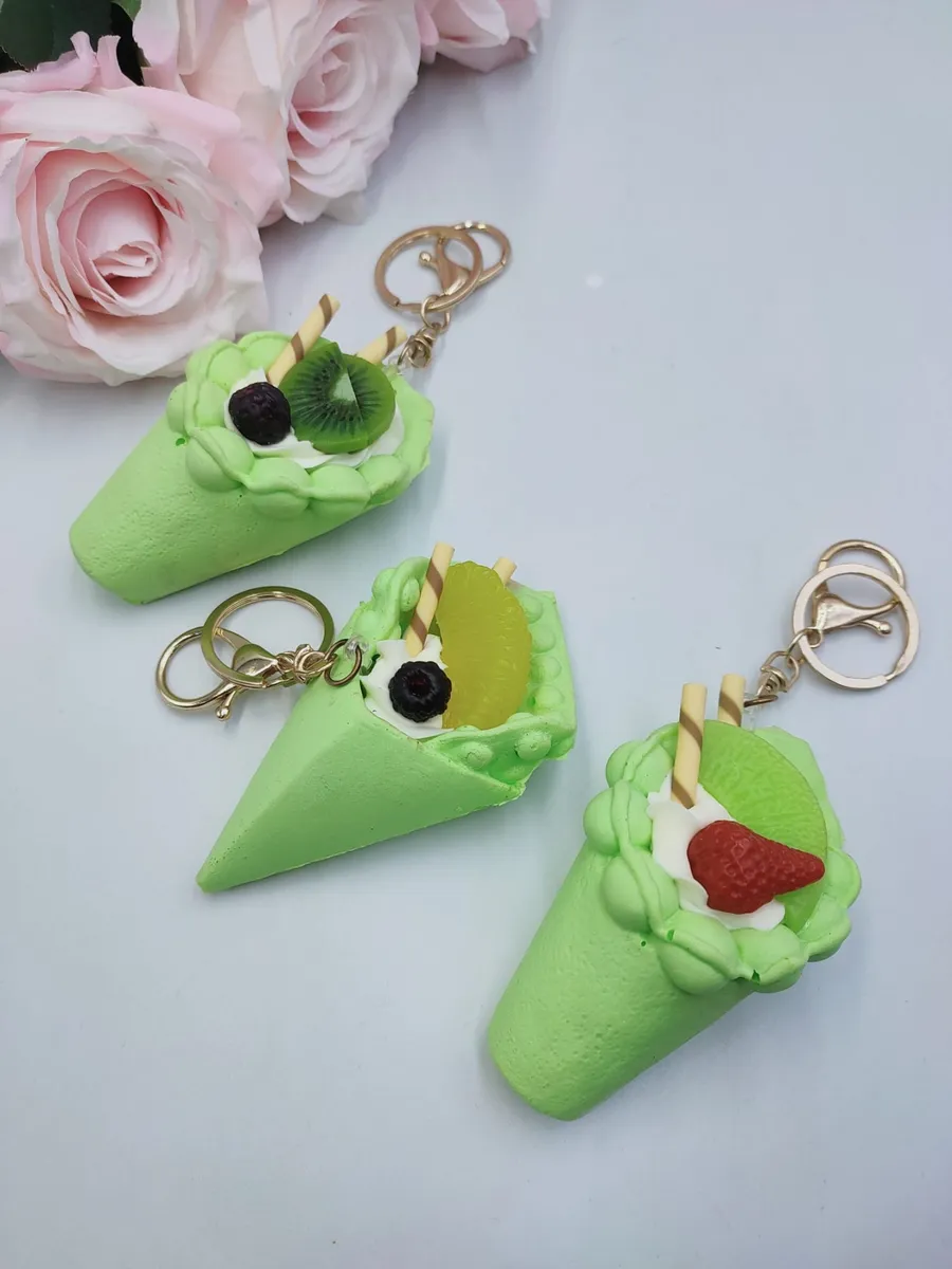 Brelok Zabawkowy Waffle Cone Zielony z Owocami