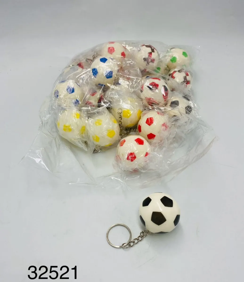 Zabawkowe piłki nożne na breloku mix kolorów