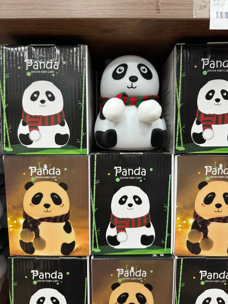 Silikonowa lampka nocna Panda biała z szalikiem