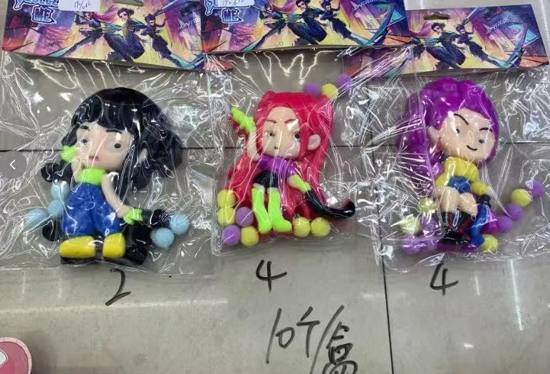 Zestaw figurek anime laleczek z kuleczkami 3 szt
