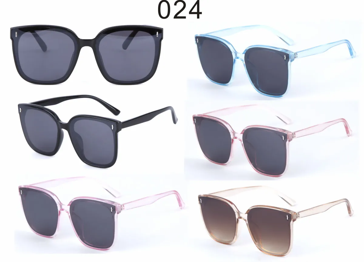 Okulary przeciwsłoneczne kwadratowe model 024 wielokolorowe
