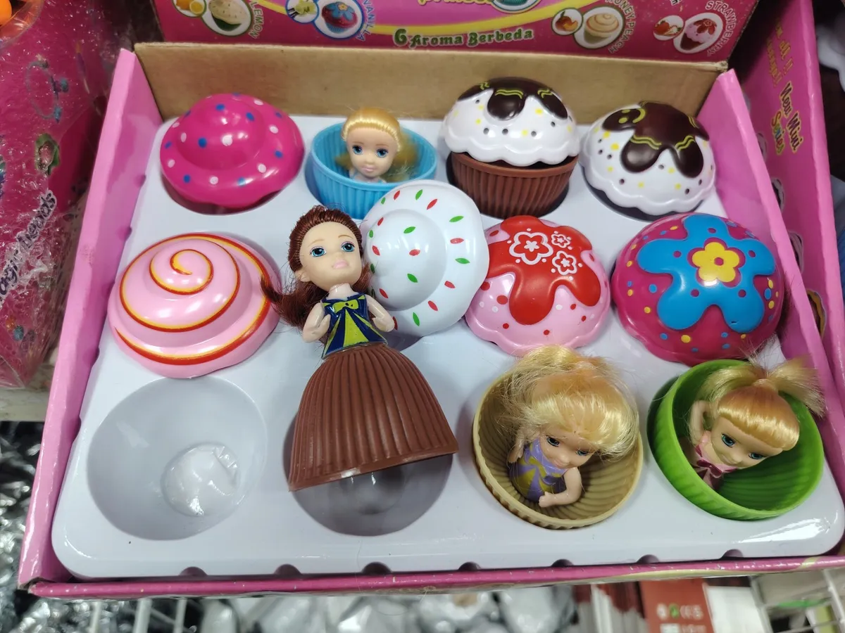 Zestaw 6 Mini Lalek Princess w Babeczkach