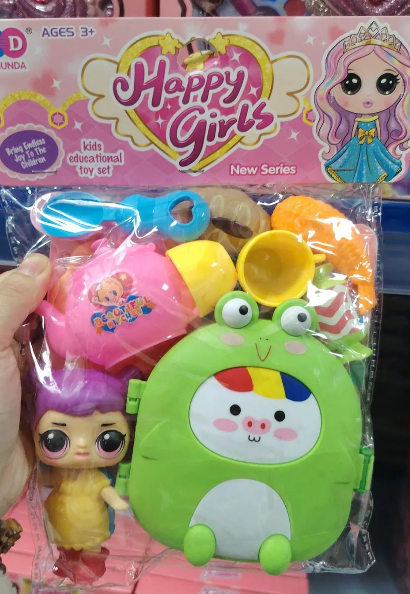 Zestaw zabawek Happy Girls lalka i kuchnia Ages 3+