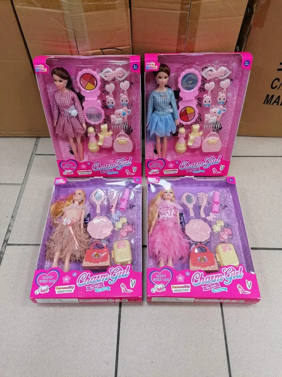 Zabawka lalka Charm Girl z zestawem makijażu
