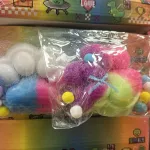 Zestaw kolorowych pomponów kawaii do rękodzieła