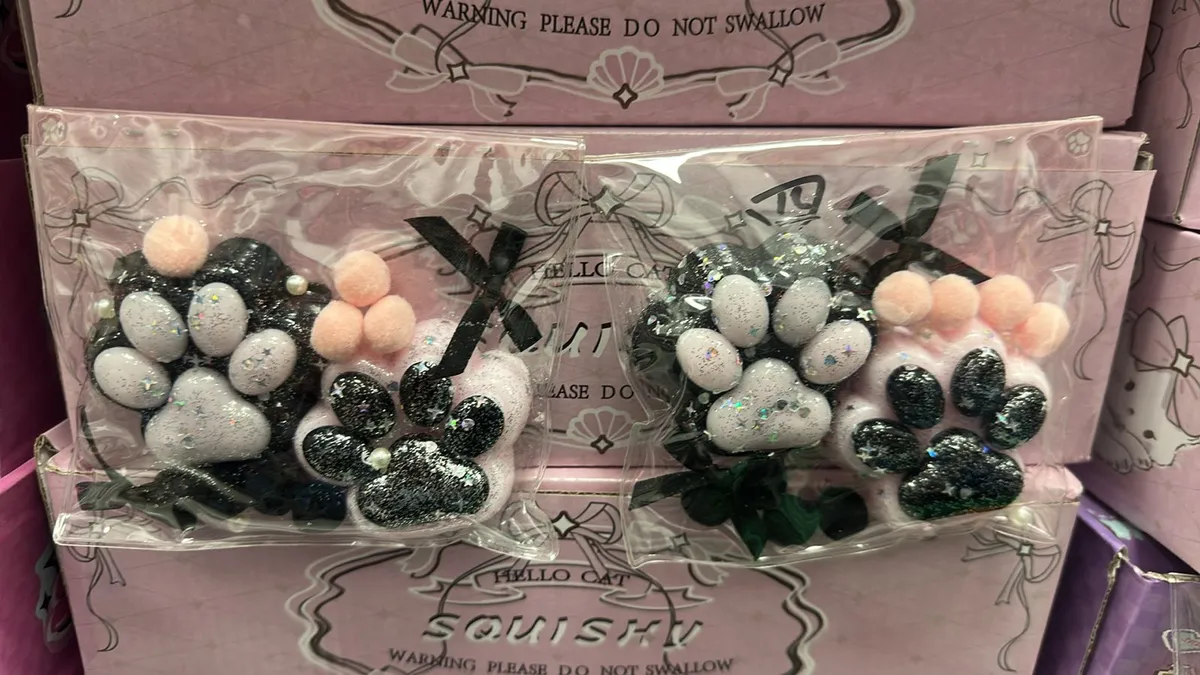 Hello Kitty Squishy Łapy Różowe z Brokatem