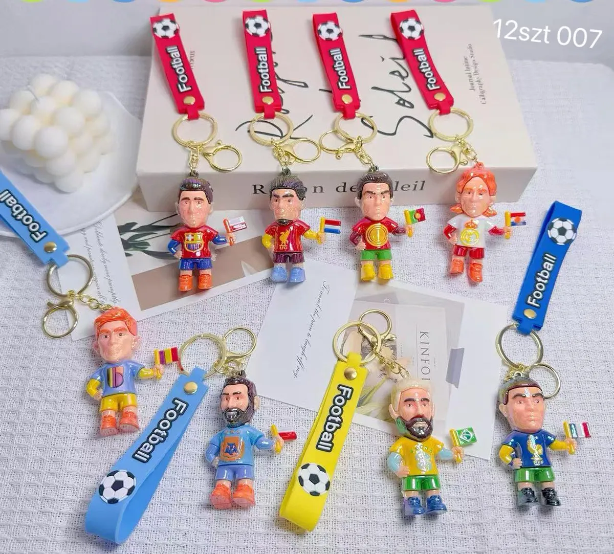 Breloki piłkarskie z figurkami piłkarzy 12 szt