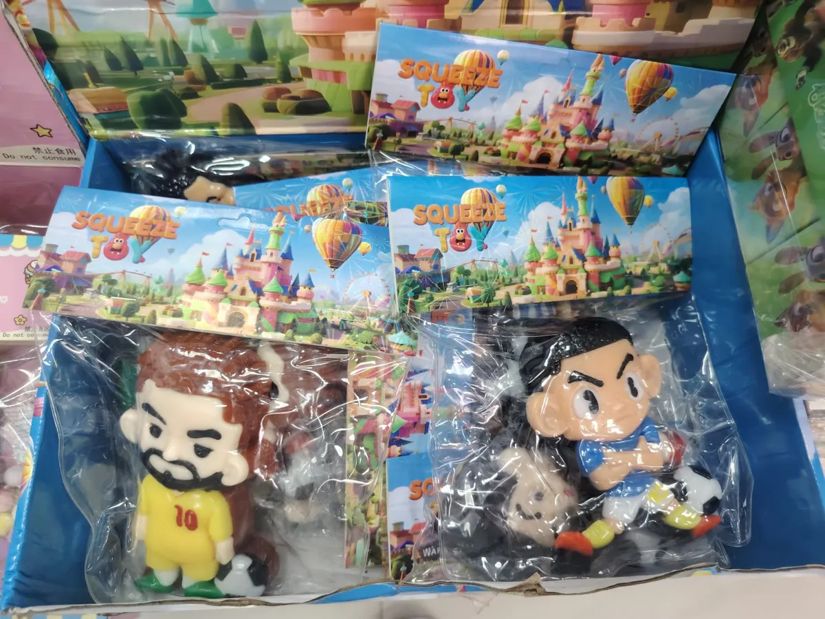Gniotek Squeeze Toy Piłkarz Żółty nr 10