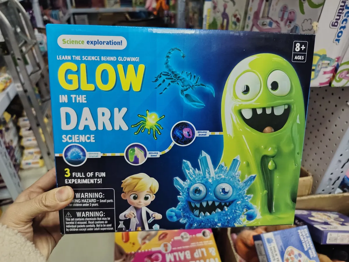 Zestaw Naukowy Glow in the Dark 3 Eksperymenty 8+