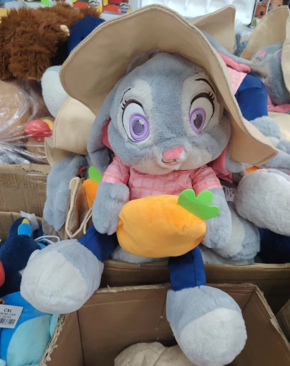 Pluszak Judy Hopps z marchewką 40cm szary