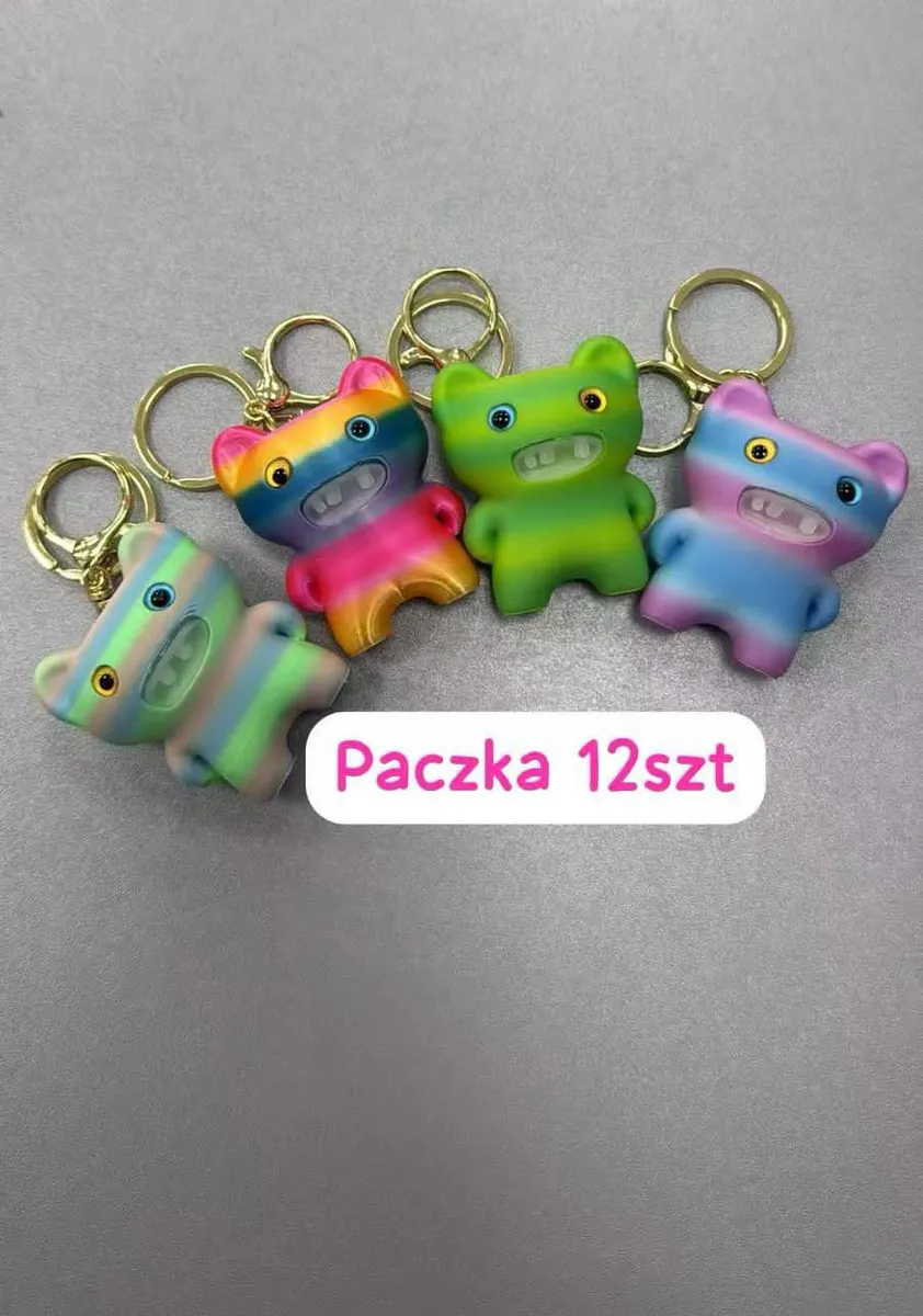 Zabawkowe breloki koty gumowe wielokolorowe paczka 12 szt