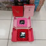 Pudełko z sztucznymi różami LOVE w kolorze czerwonym i różowym
