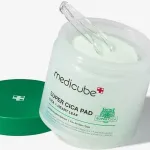 Medicube Super Cica Pad Płatki Łagodzące do Twarzy z Wąkrotką