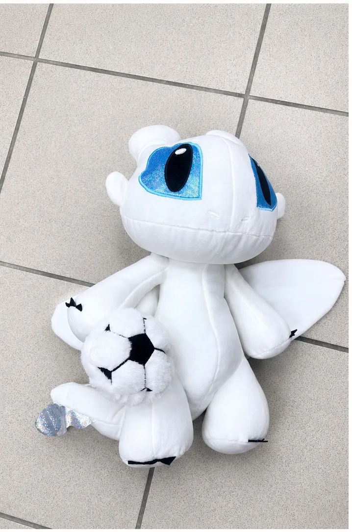 Maskotka Smok Biała Furia z piłką 40cm pluszowa