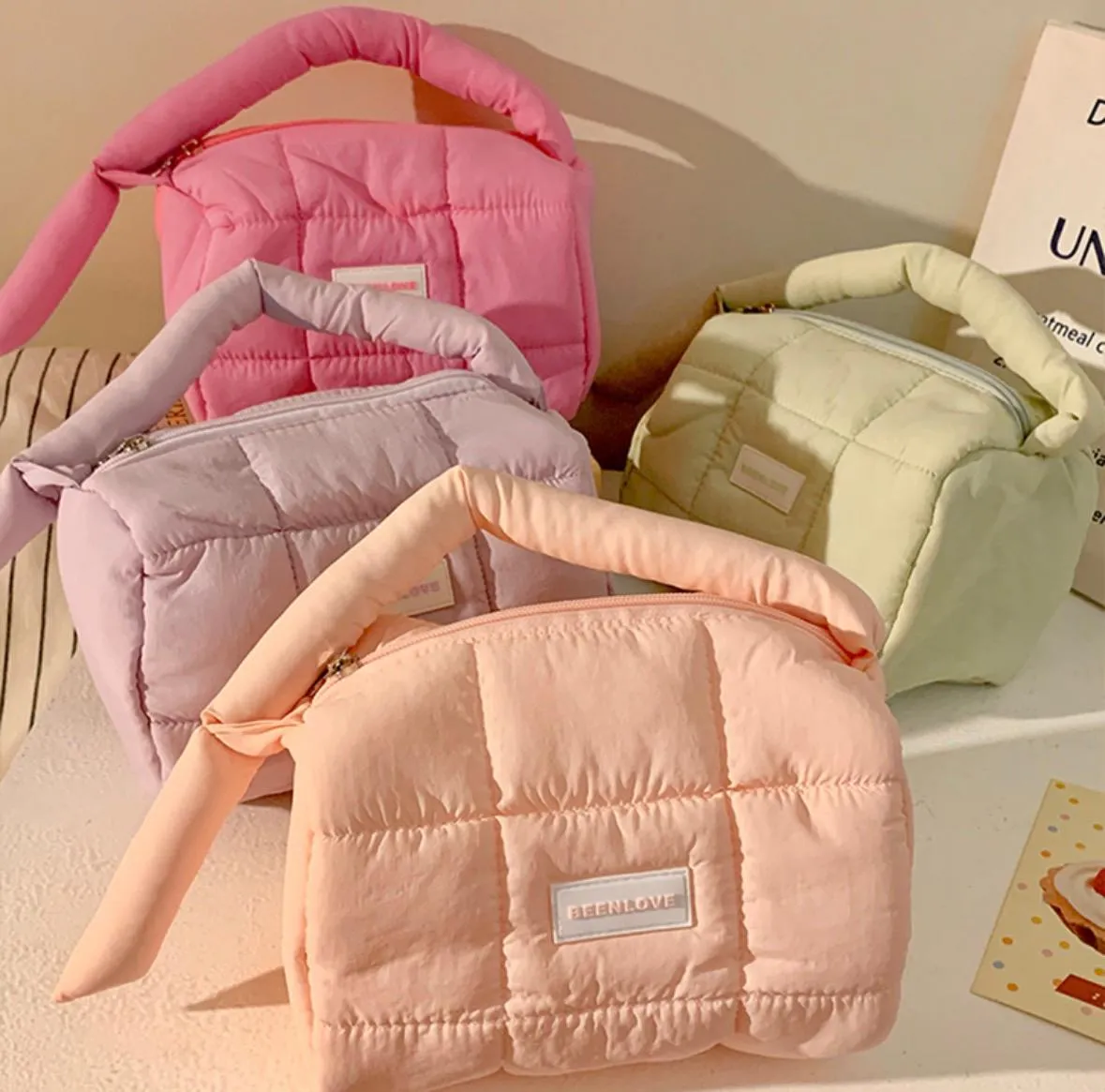 Pikowana Kosmetyczka Damska Organizer Podróżny Beenlove Pastelowa