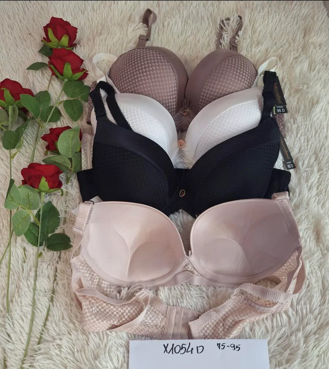 Biustonosz Push-Up Intimidao z Fakturą Szachownicy Rozmiar 95D
