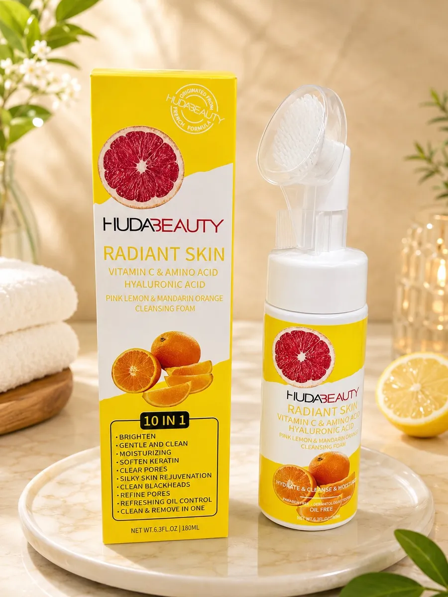 Pianka do mycia twarzy Huda Beauty Radiant Skin 180ml z szczoteczką