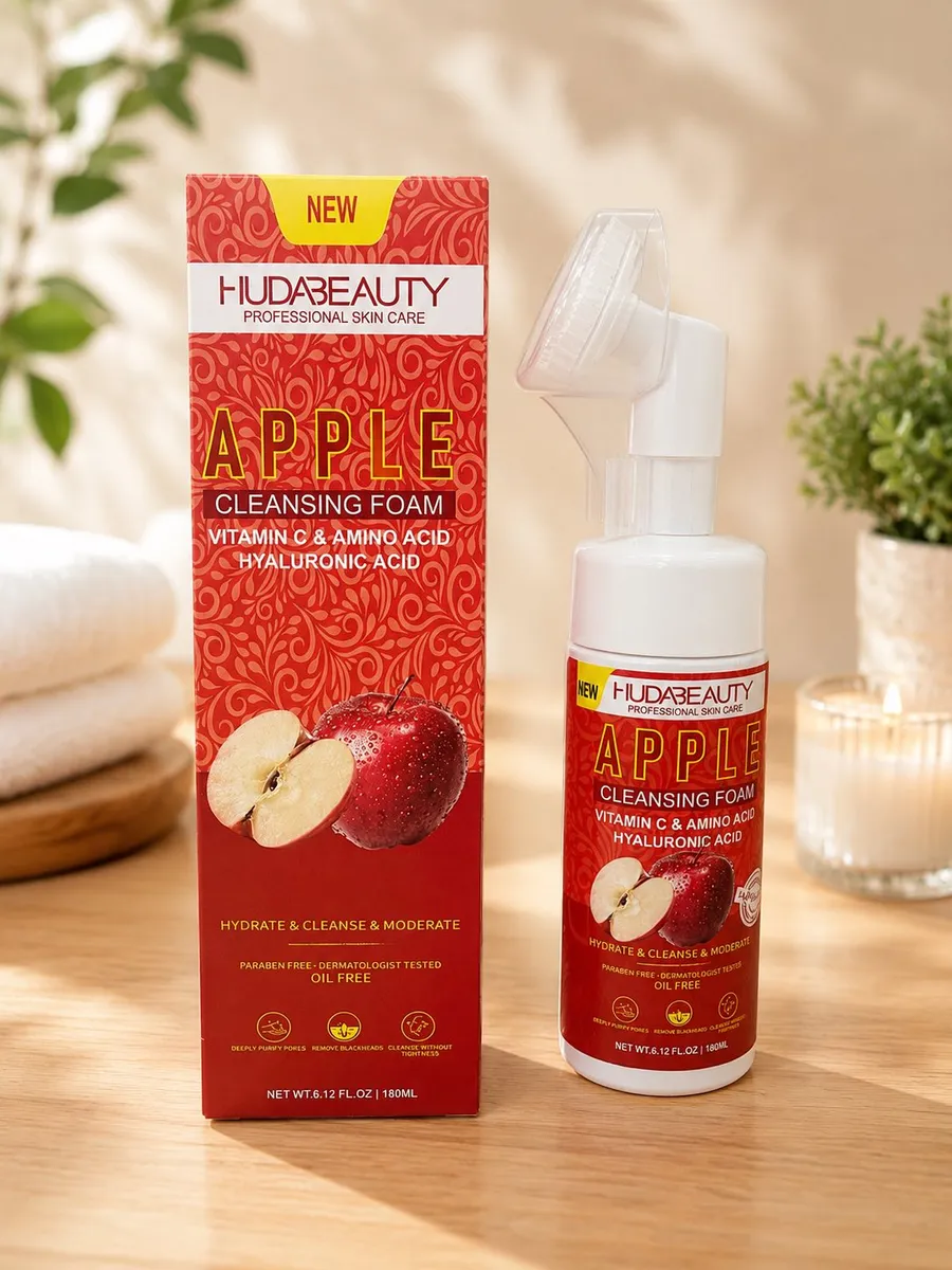 Huda Beauty Apple Cleansing Foam 180ml z silikonową szczoteczką