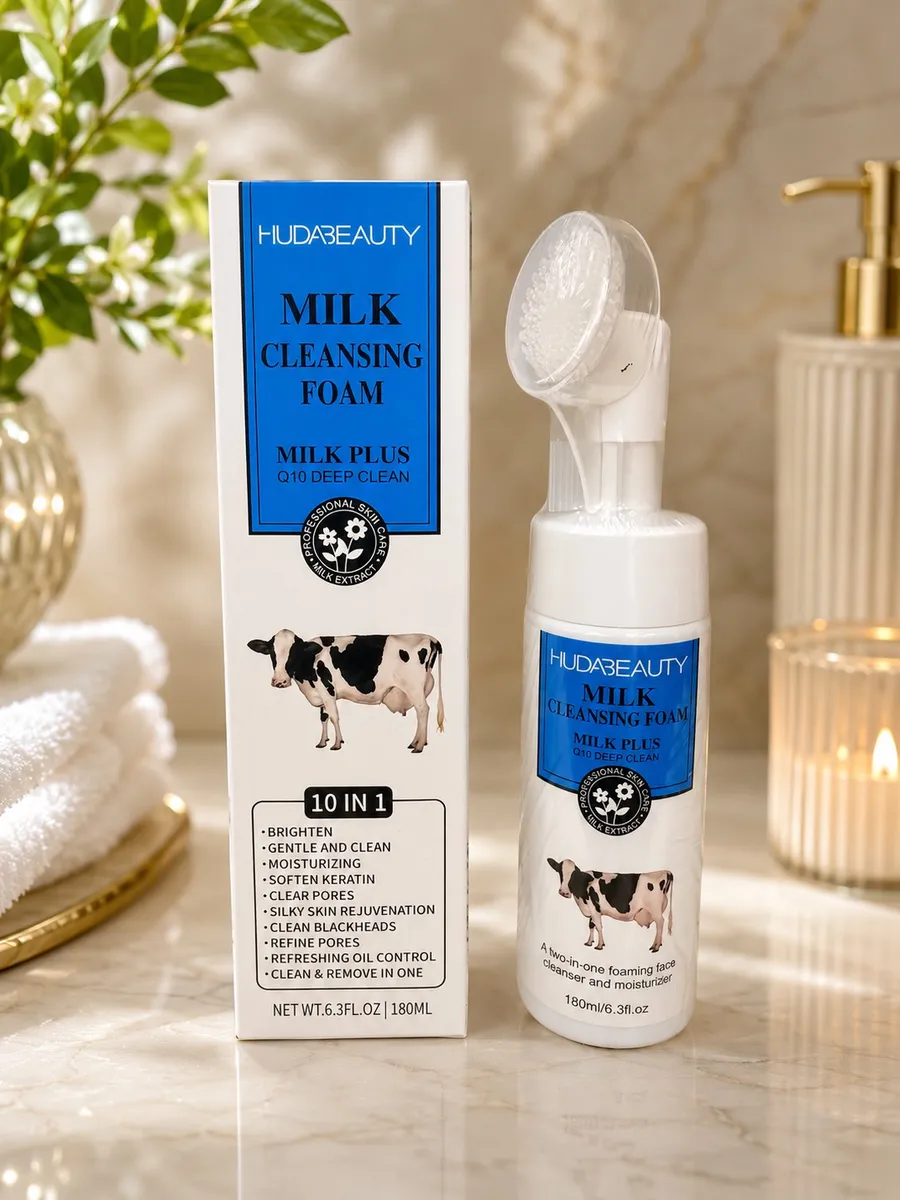 Pianka do mycia twarzy Huda Beauty Milk Plus Q10 180ml z szczoteczką
