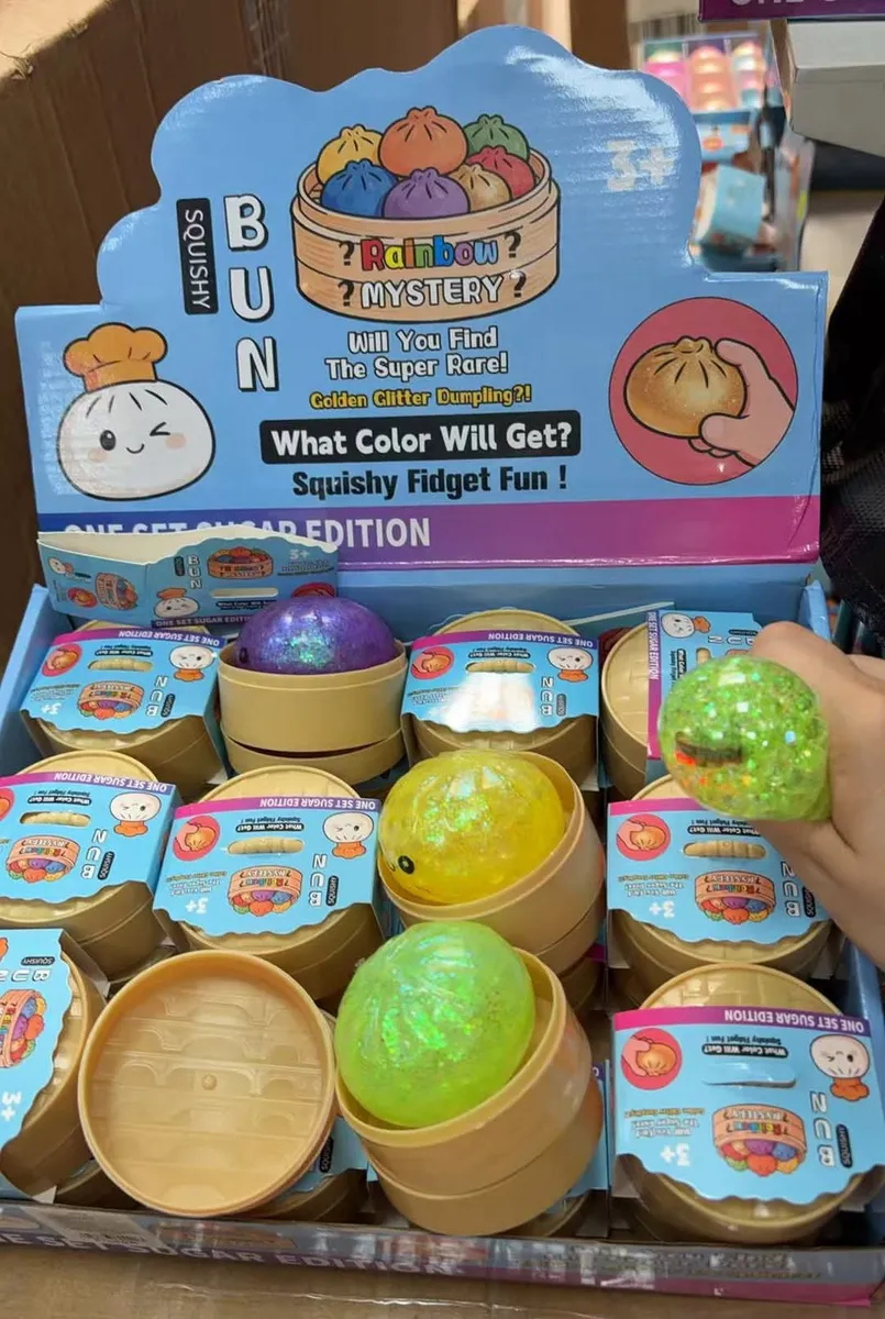 Squishy Bun Mystery Rainbow Antystresowy Gniotek w Koszyczku