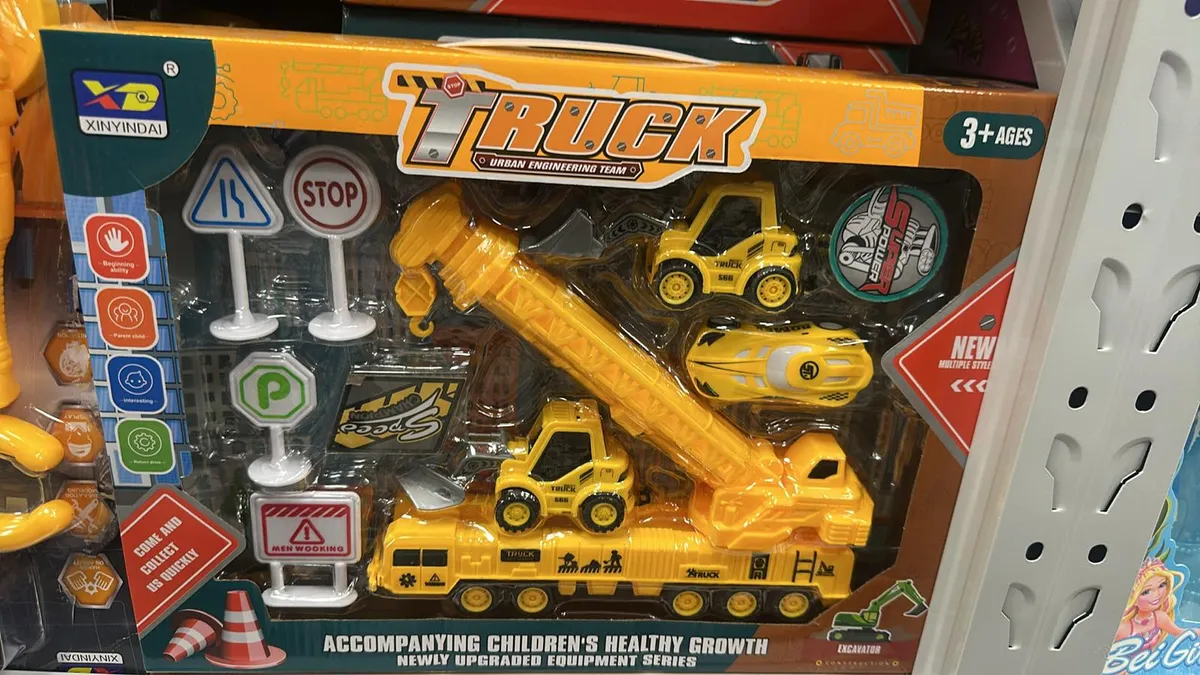 Zestaw Zabawek Ciężarówka z Dźwigiem i Znakami DROGOWYMI 3+