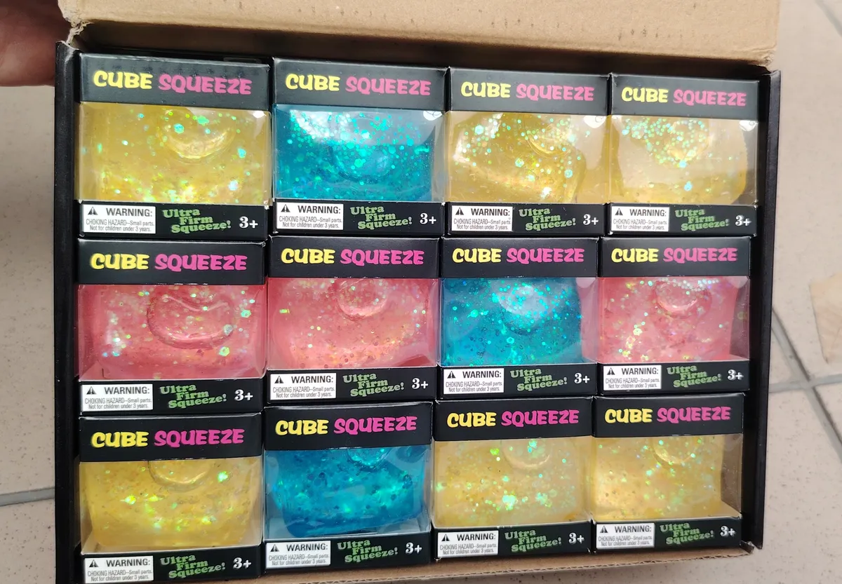 Cube Squeeze Ultra Firm Glitter Żółty Niebieski Różowy 6cm