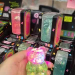 Świecący Miś Gummy Bear Squeeze Ball Zielony z Brokatem