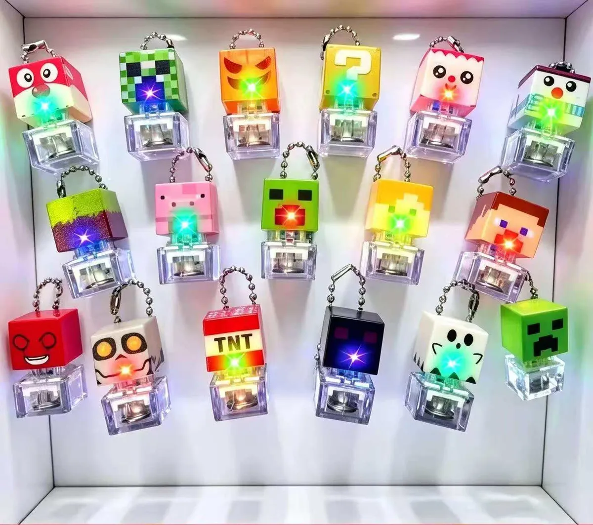 Brelok Minecraft LED z dźwiękiem 15 wzorów