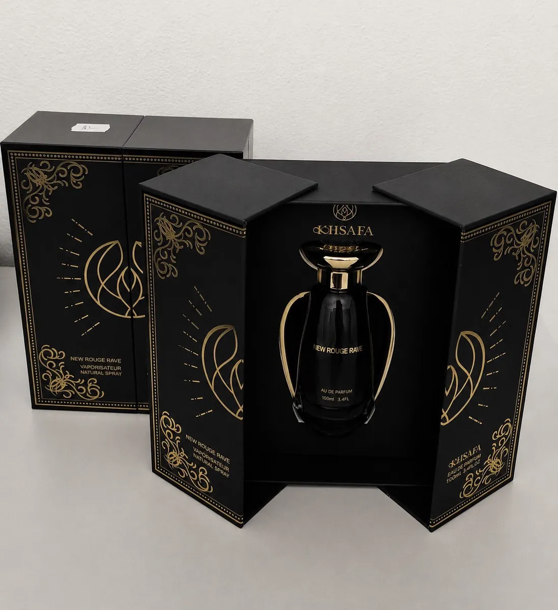 Perfumy KhsaFa New Rouge Rave 100ml czarne z złotym zdobieniem