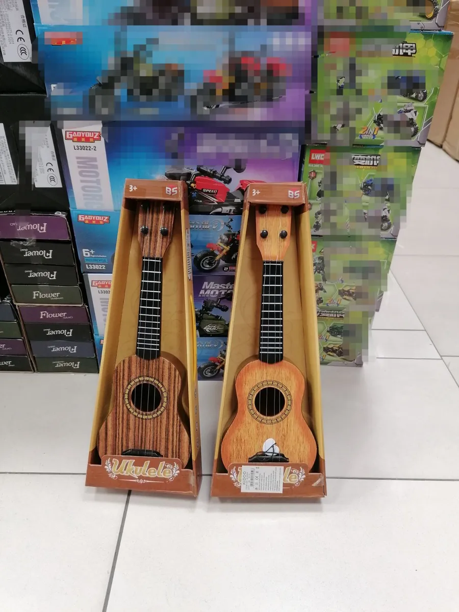 Drewniane ukulele dziecięce naturalne i ciemne drewno 55 cm