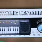 Elektroniczny keyboard MS-322A z mikrofonem i 31 klawiszami