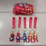 Brelok z postacią Spider-Man i Iron Man z czerwonym paskiem