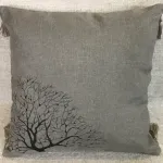 Poszewka len haftowana 40x40 cm z motywem drzewa szara