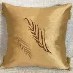 Poszewka haftowana Listki beżowa 40x40 cm tafta