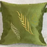 Poszewka haftowana Listki zielona 40x40 cm tafta