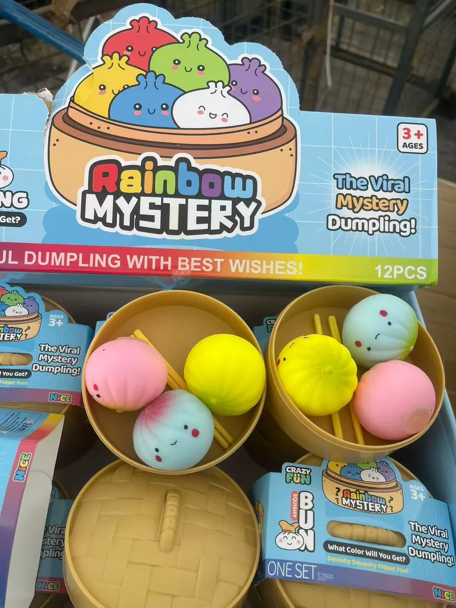 Rainbow Mystery Zestaw Kolorowych Squishy Bułeczek Antystresowych